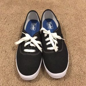 New black Keds size 10!!